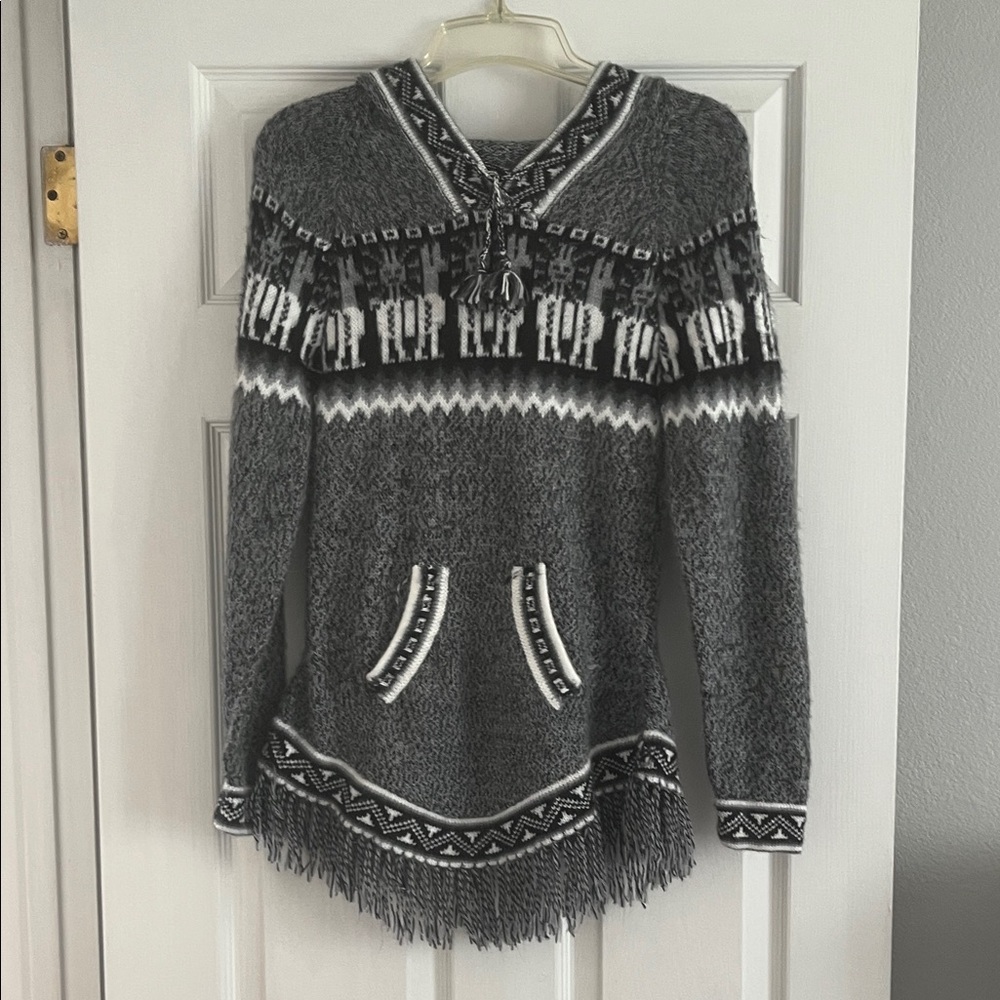 Elegant Gray Nordic Women's Turtleneck Sweater